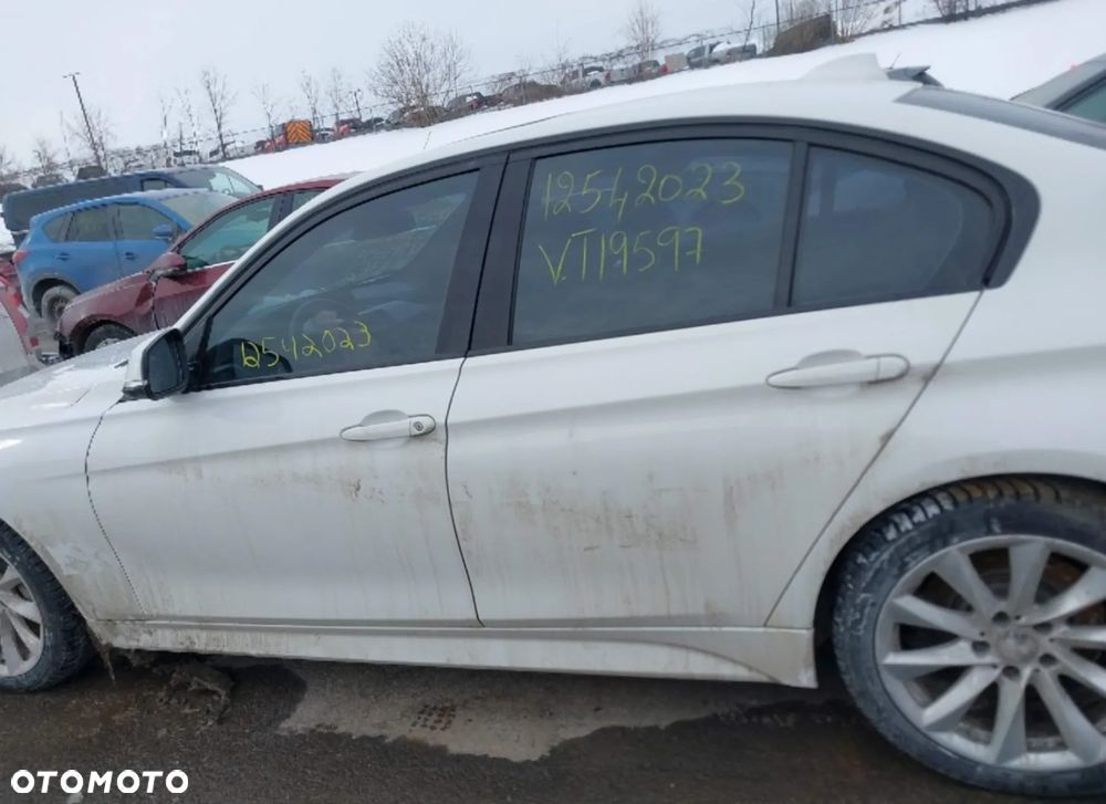 BMW Seria 3 328i xDrive - 6