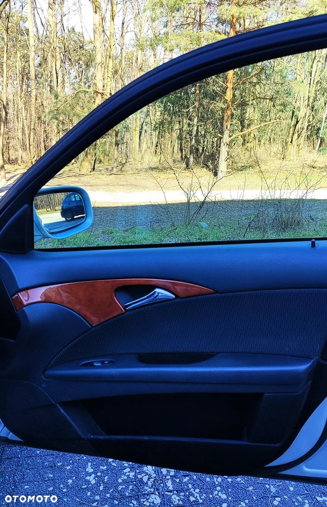 Mercedes-Benz Klasa E 200 Kompressor Automatik Classic - 26