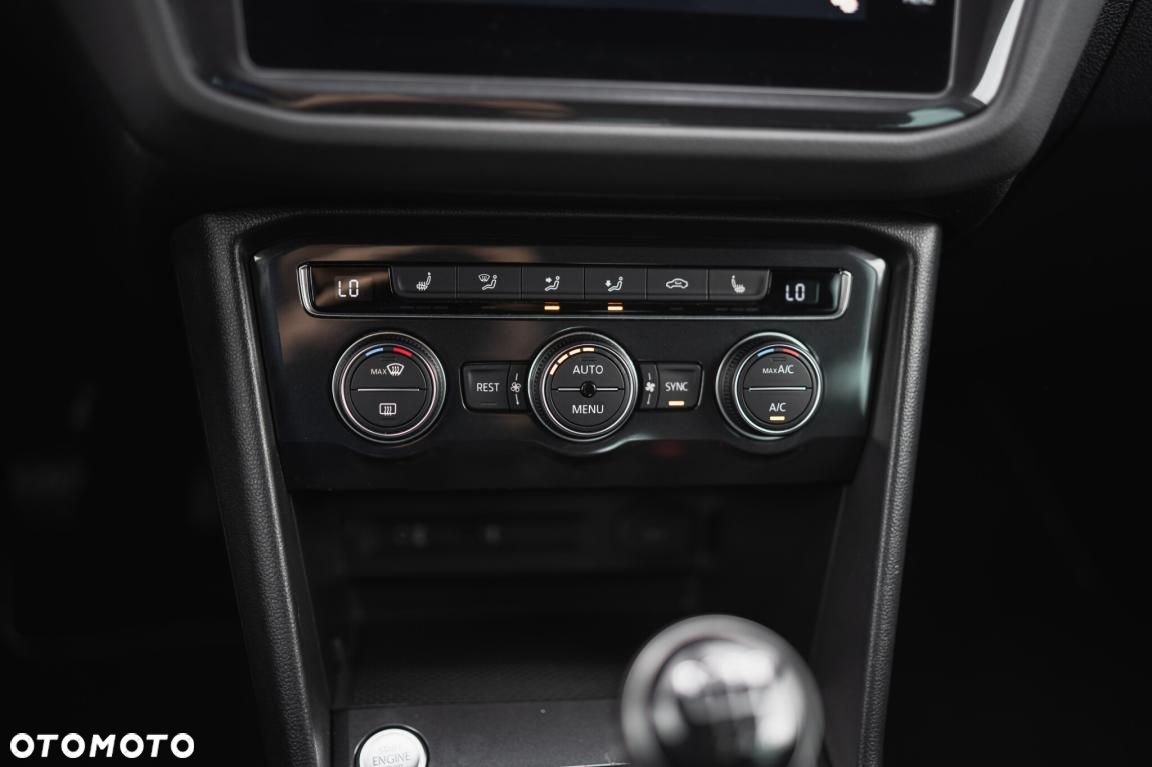 Volkswagen Tiguan - 19