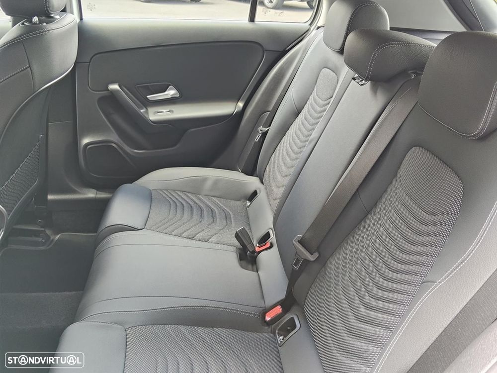 Mercedes-Benz A 200 Style Plus Aut. - 12