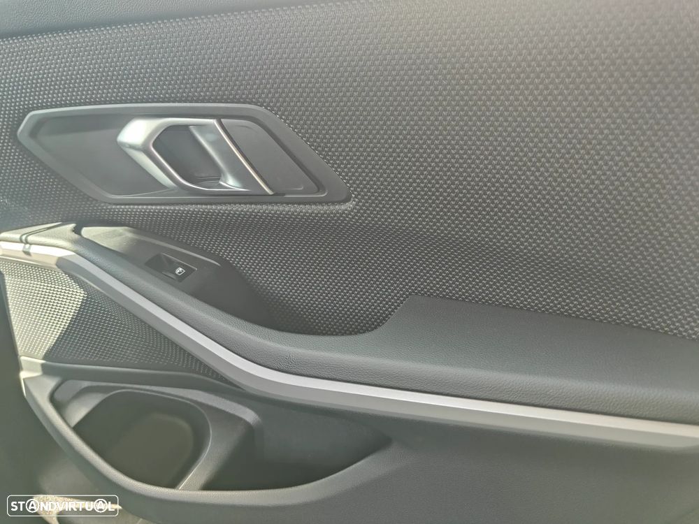 BMW 318 d Touring Auto - 20