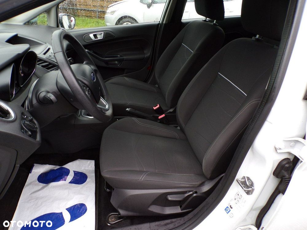 Ford Fiesta - 17