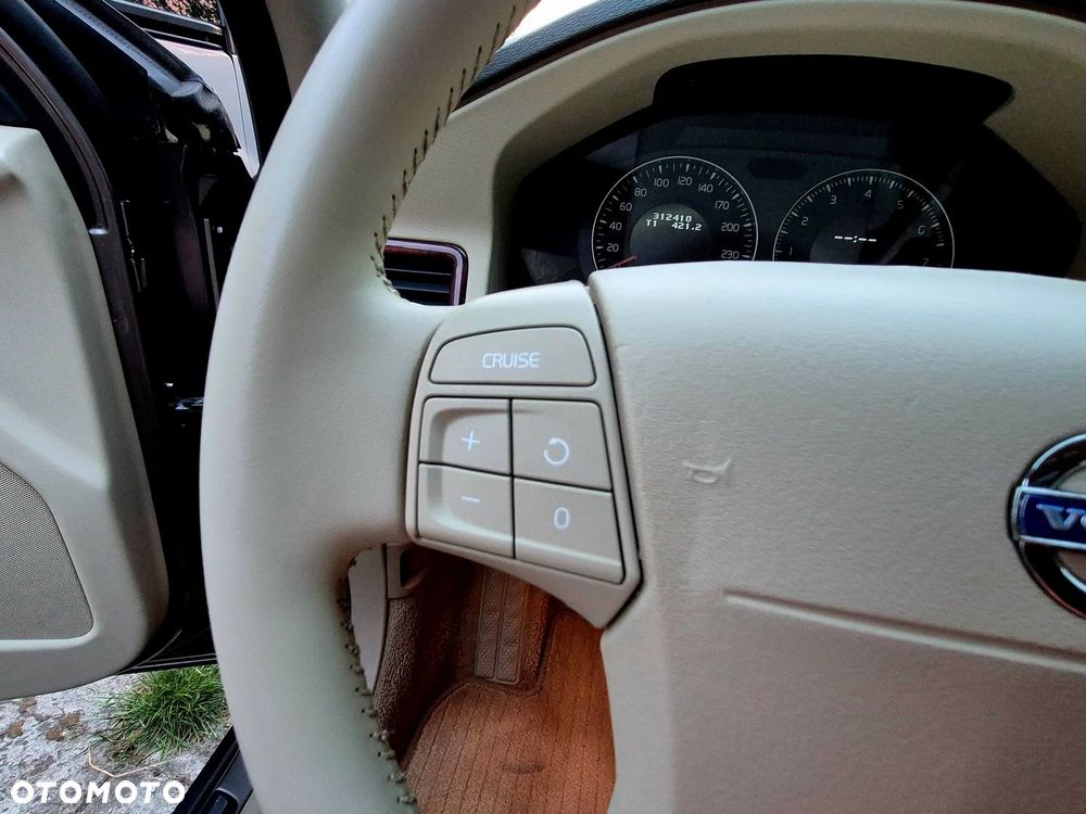 Volvo XC 70 3.2 AWD Momentum - 21