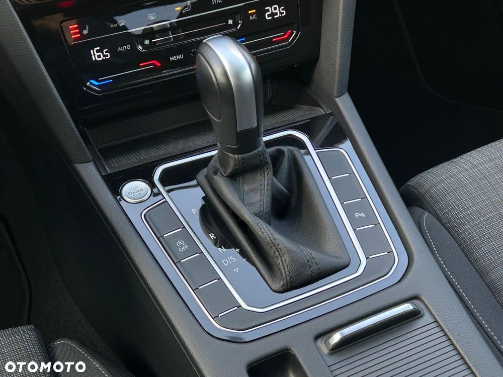 Volkswagen Passat 1.5 TSI EVO Business DSG - 24