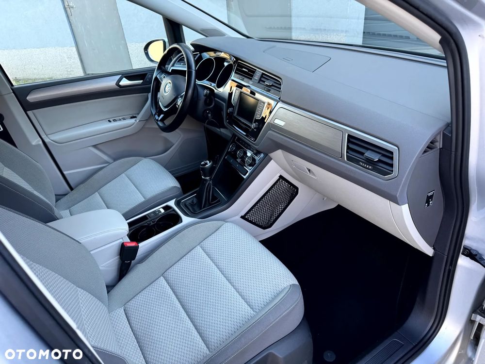 Volkswagen Touran 1.6 TDI SCR BlueMotion Technology Comfortline - 23