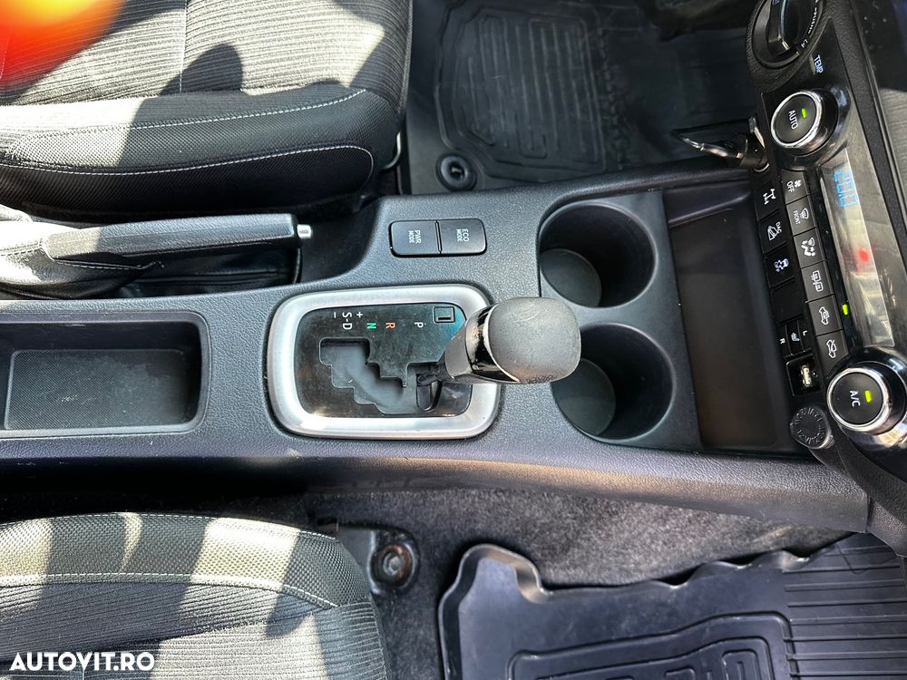 Toyota Hilux 4x4 Double Cab A/T cu Safety Sense Style - 11