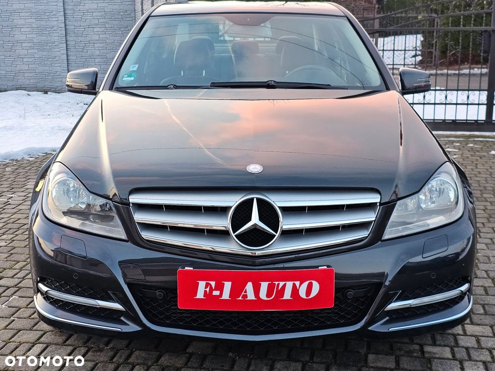 Mercedes-Benz Klasa C 180 CGI BlueEFFICIENCY Avantgarde - 25