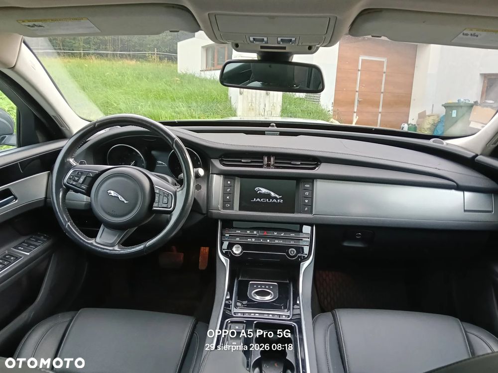Jaguar XF 2.0 T AWD Portfolio - 2