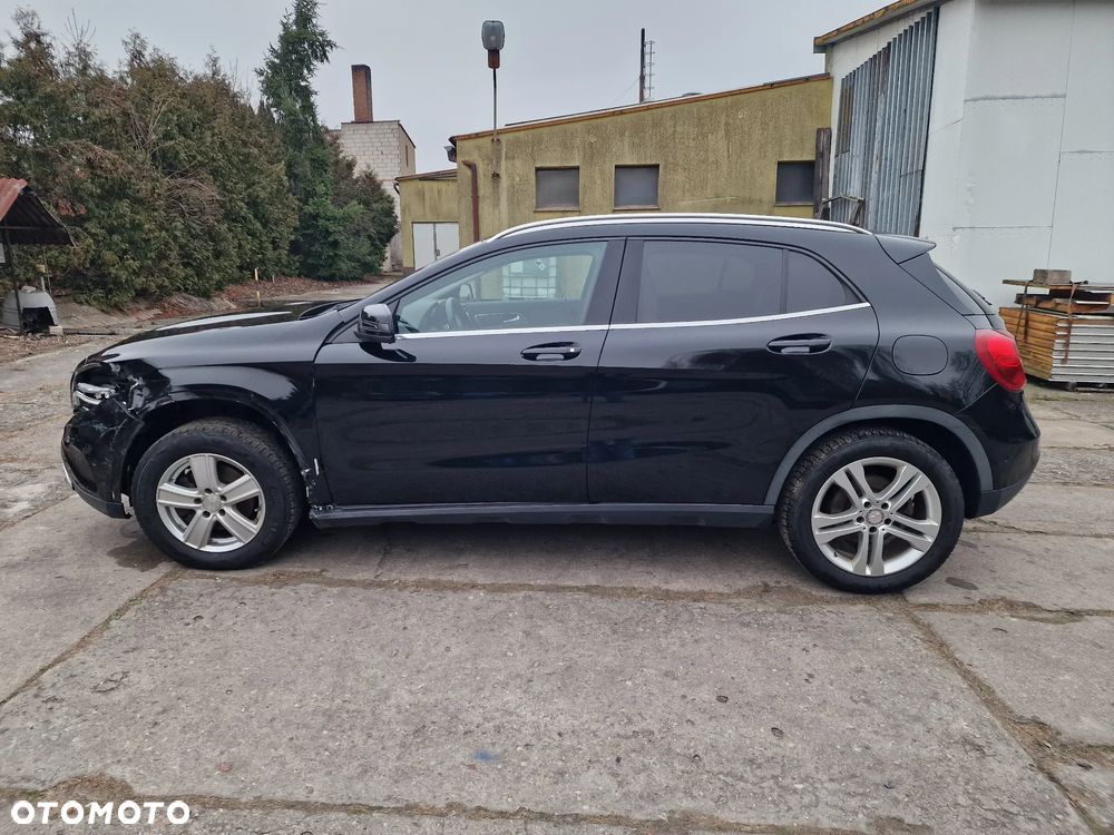 Mercedes-Benz GLA 200 UrbanStyle Edition - 8