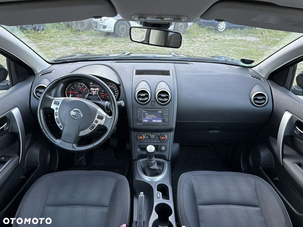 Nissan Qashqai - 25