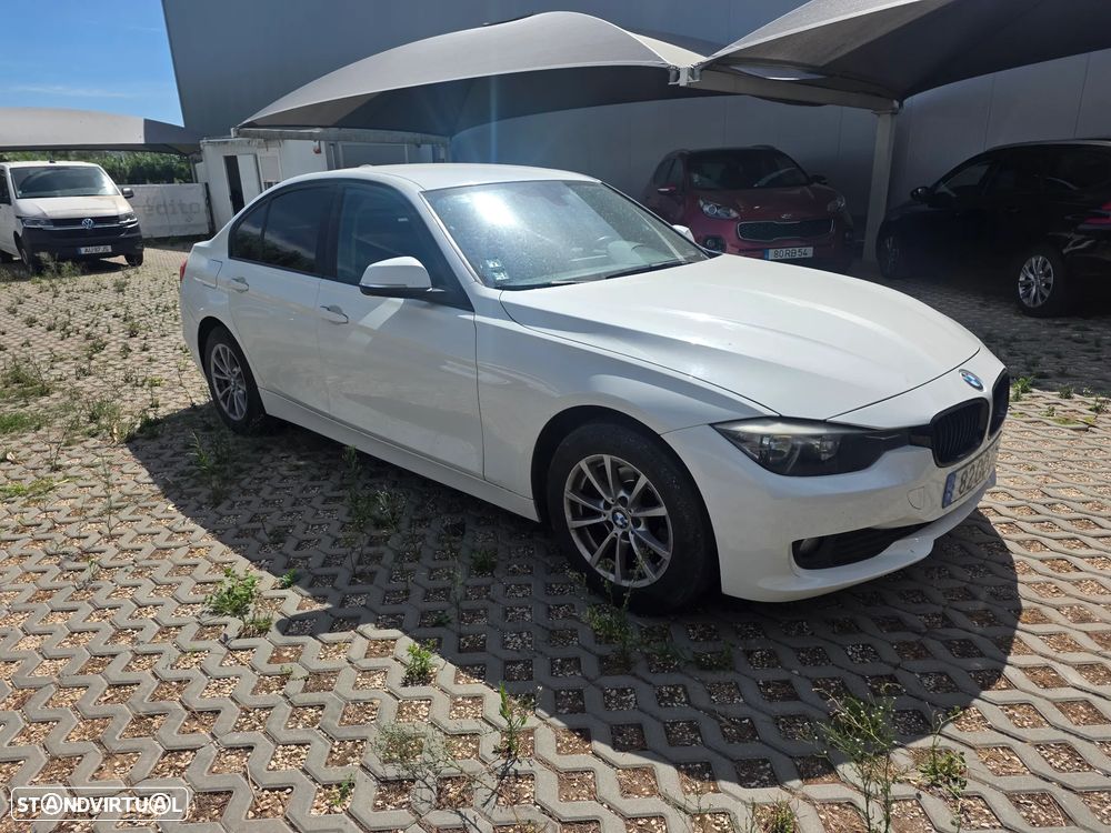 BMW 318 d Sport Line - 3