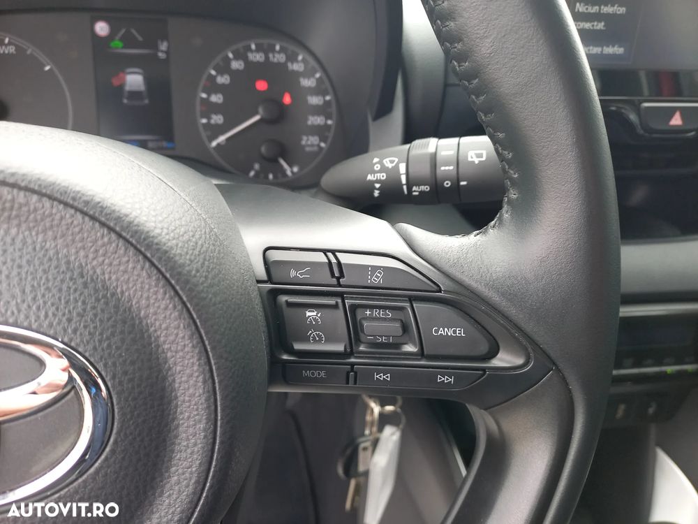 Toyota Yaris 1.5 VVT-i HSD Dynamic - 19