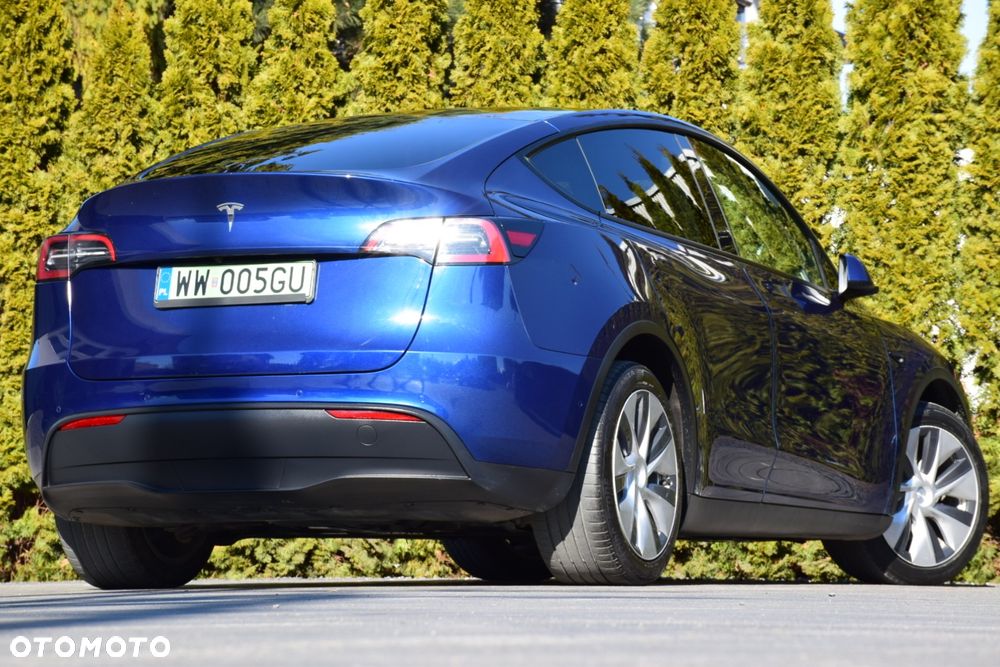 Tesla Y - 28