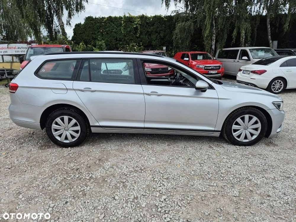 Volkswagen Passat - 16