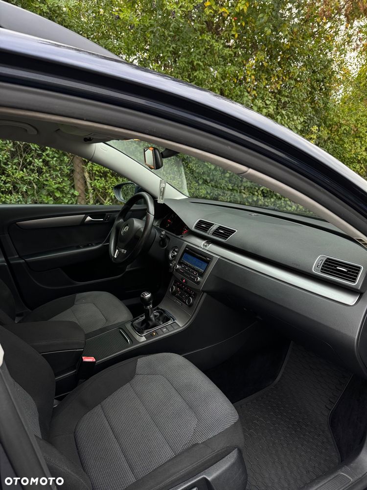 Volkswagen Passat Variant 1.6 TDI DPF BlueMotion Technology Comfortline - 22