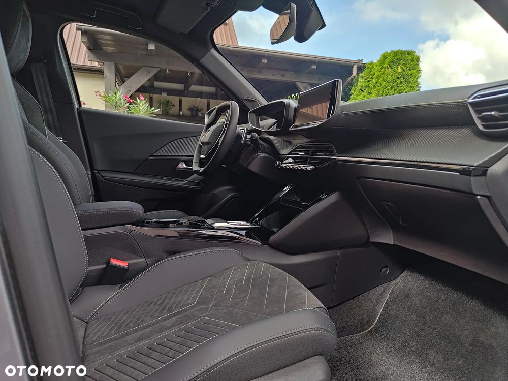 Peugeot 2008 1.2 PureTech GT S&S EAT8 - 24