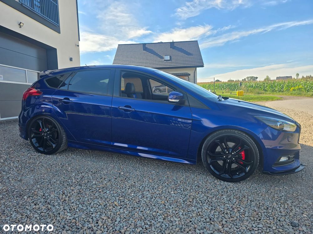Ford Focus 2.0 EcoBoost ST mit Leder-Sport-Paket - 8