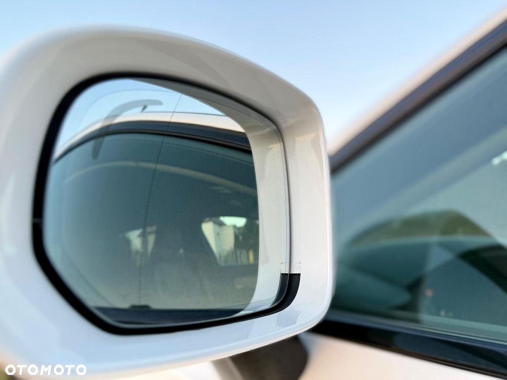 Volvo V90 Cross Country - 27