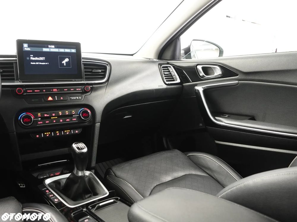 Kia Ceed 1.4 T-GDI OPF Platinum Edition - 36