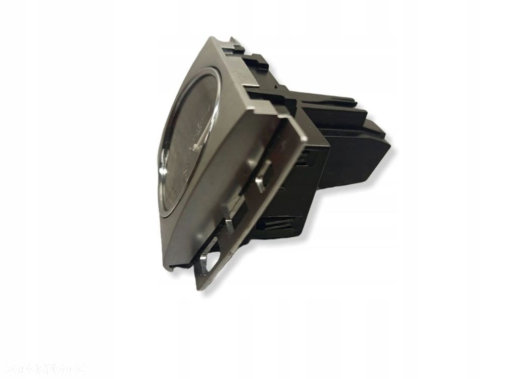 Zegar Zegarek Konsoli Deski Volkswagen PASSAT B7 3AA919204A - 3
