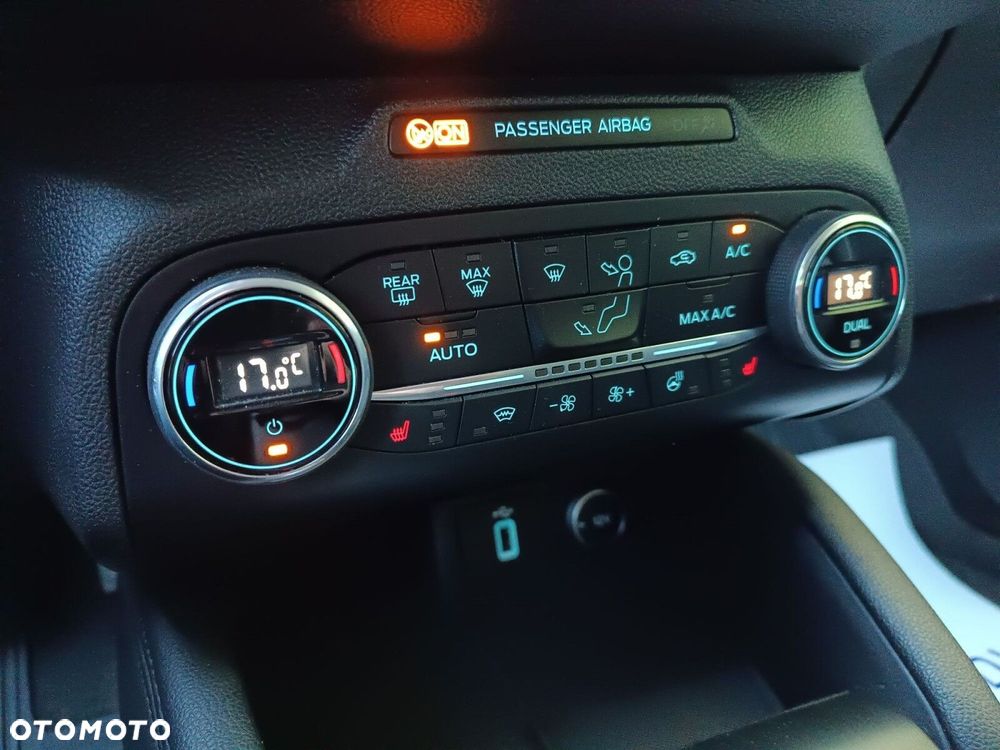 Ford Focus 2.0 EcoBlue Titanium - 17