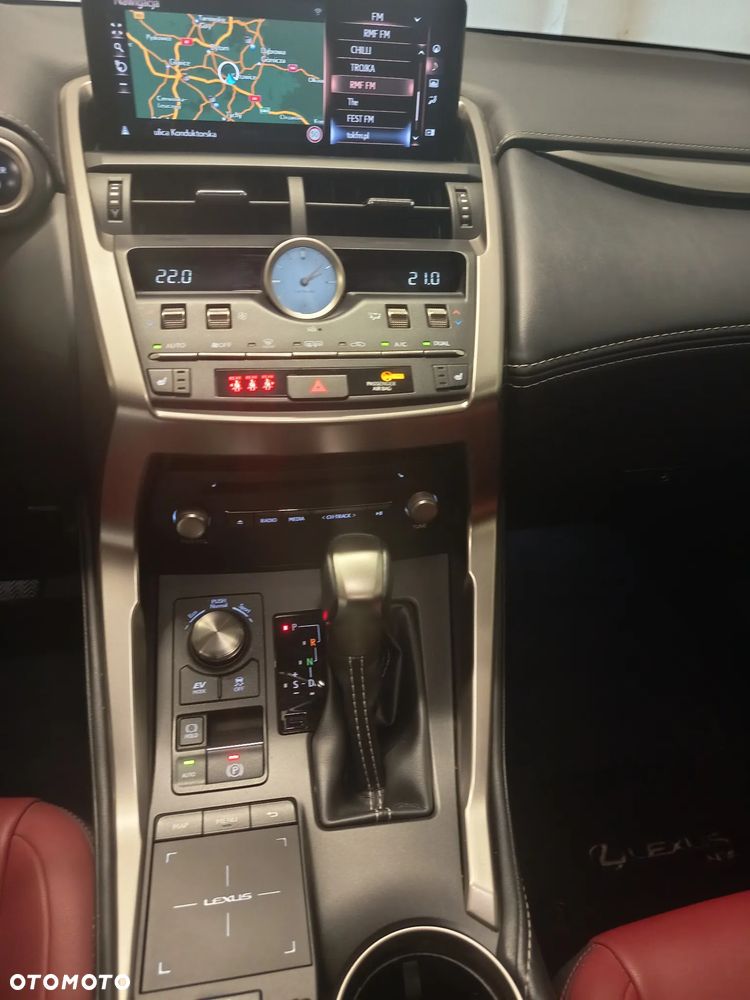 Lexus NX 300h F Impression AWD - 8