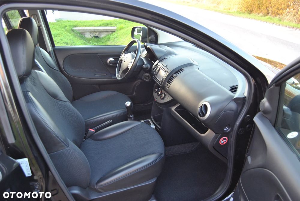 Nissan Note 2012 photo 2