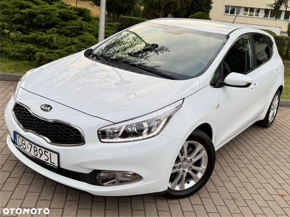 Kia Ceed 1.4 CVVT Fifa World Cup Edition - 17