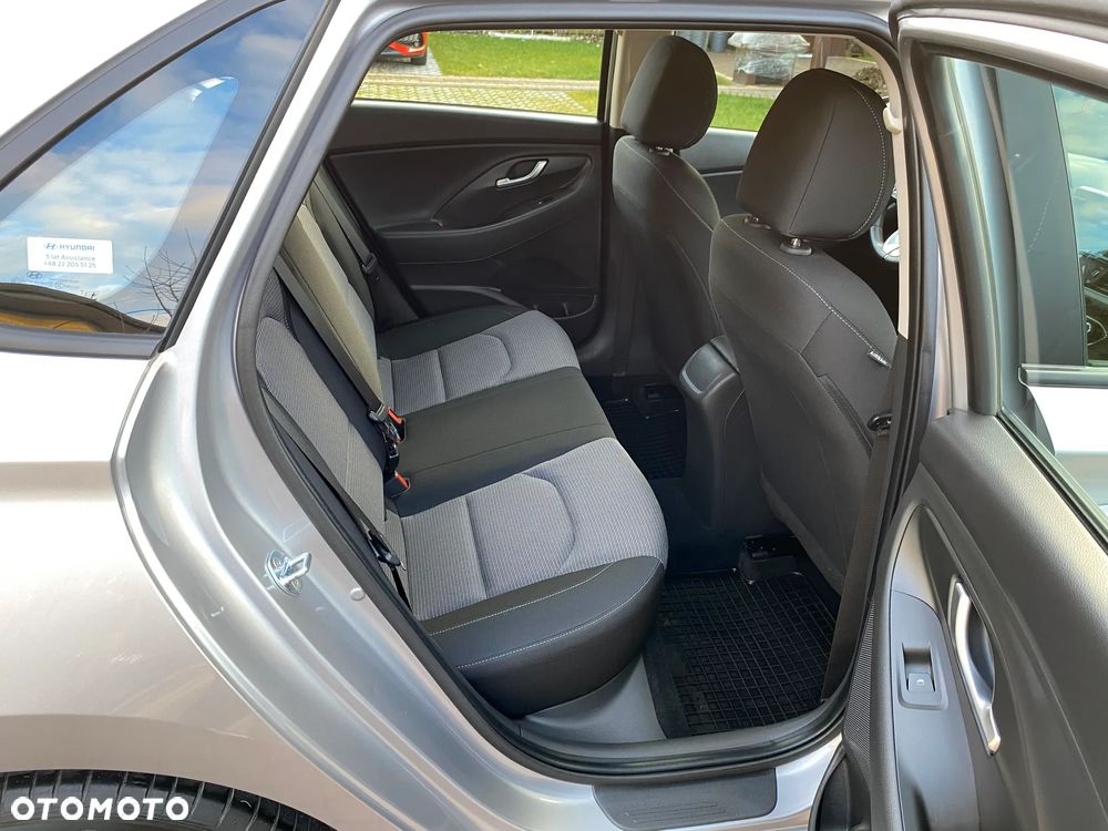 Hyundai i30 1.5 DPI Classic + - 36