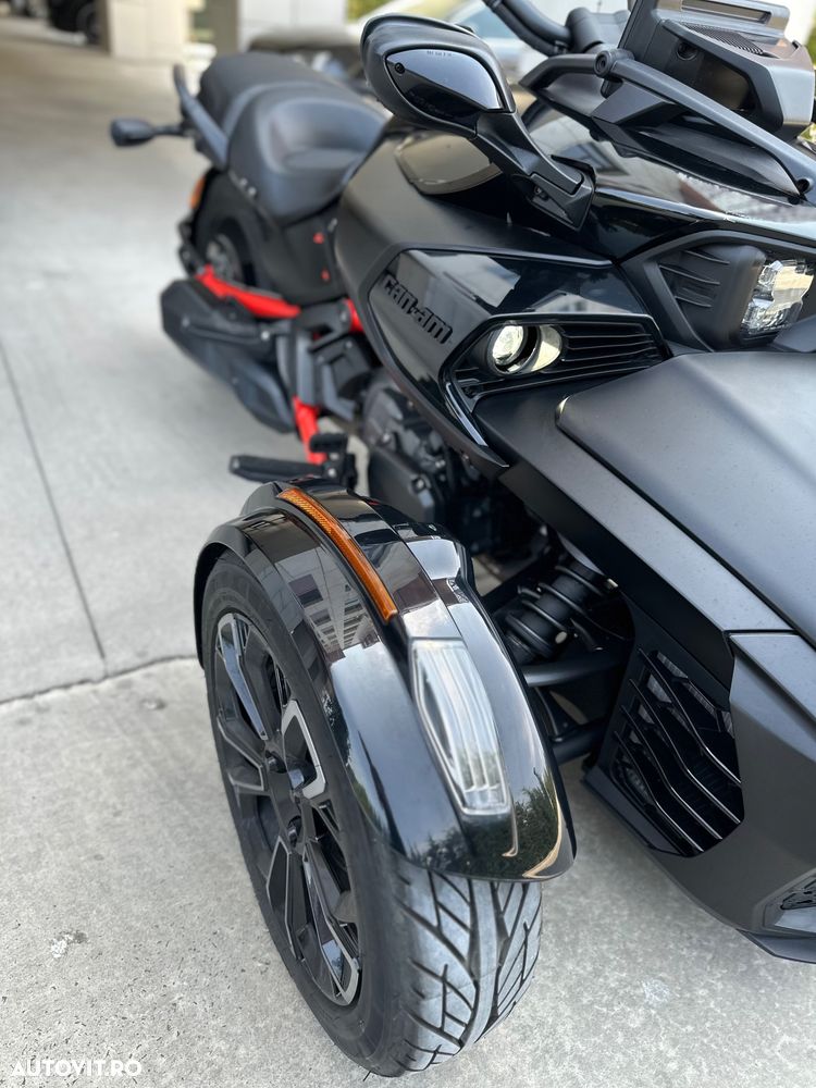 Can-Am Spyder - 16