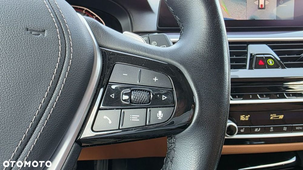 BMW Seria 5 518d Sport Line - 24