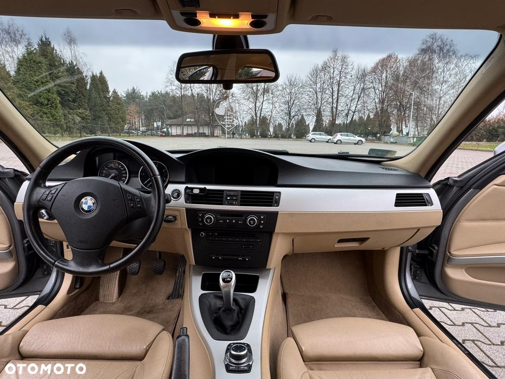 BMW Seria 3 320d - 12