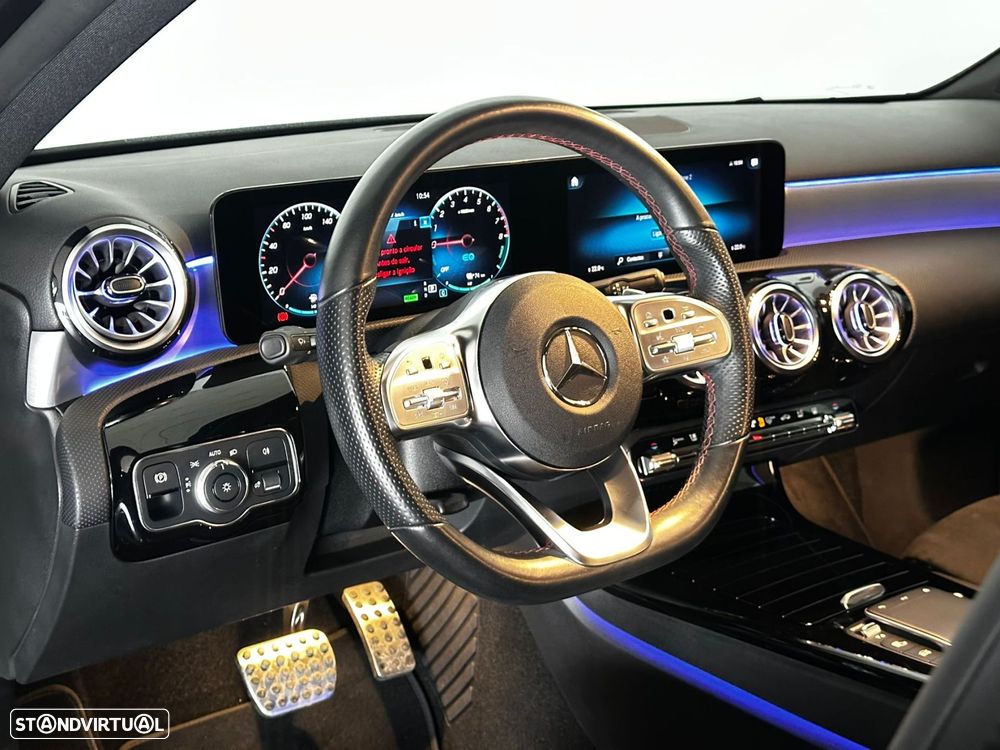 Mercedes-Benz A 250 e AMG Line - 13