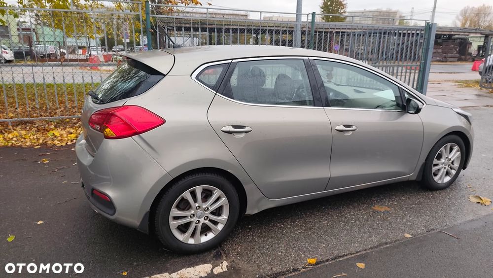 Kia Ceed Cee'd 1.6 GDI L DCT - 4