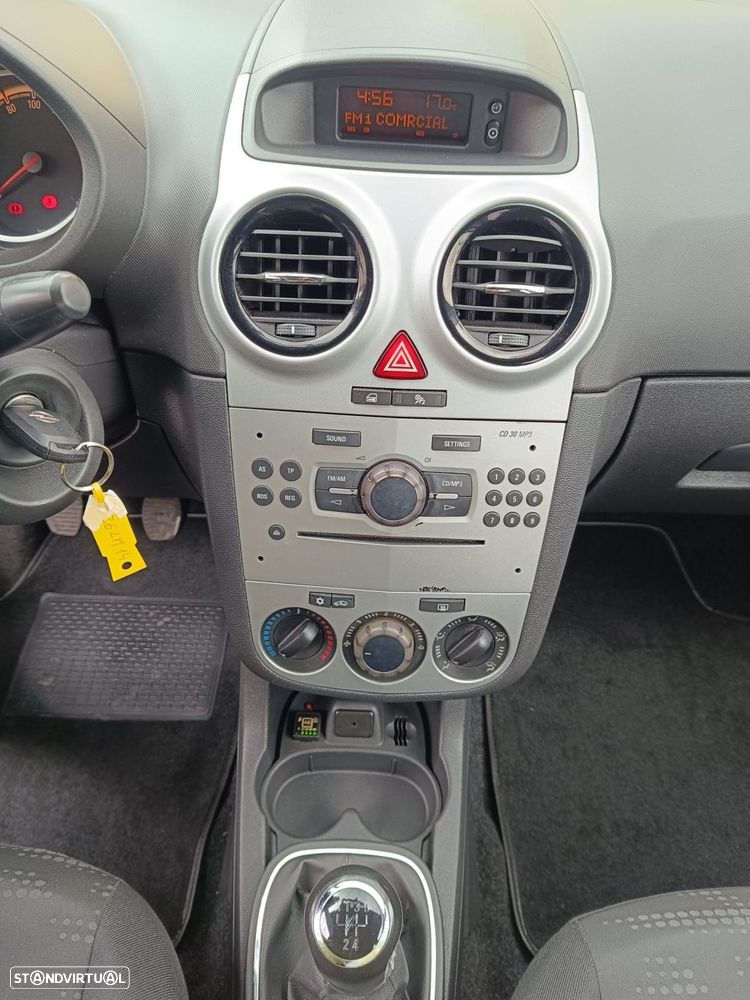 Opel Corsa 1.2 City FlexFuel - 11