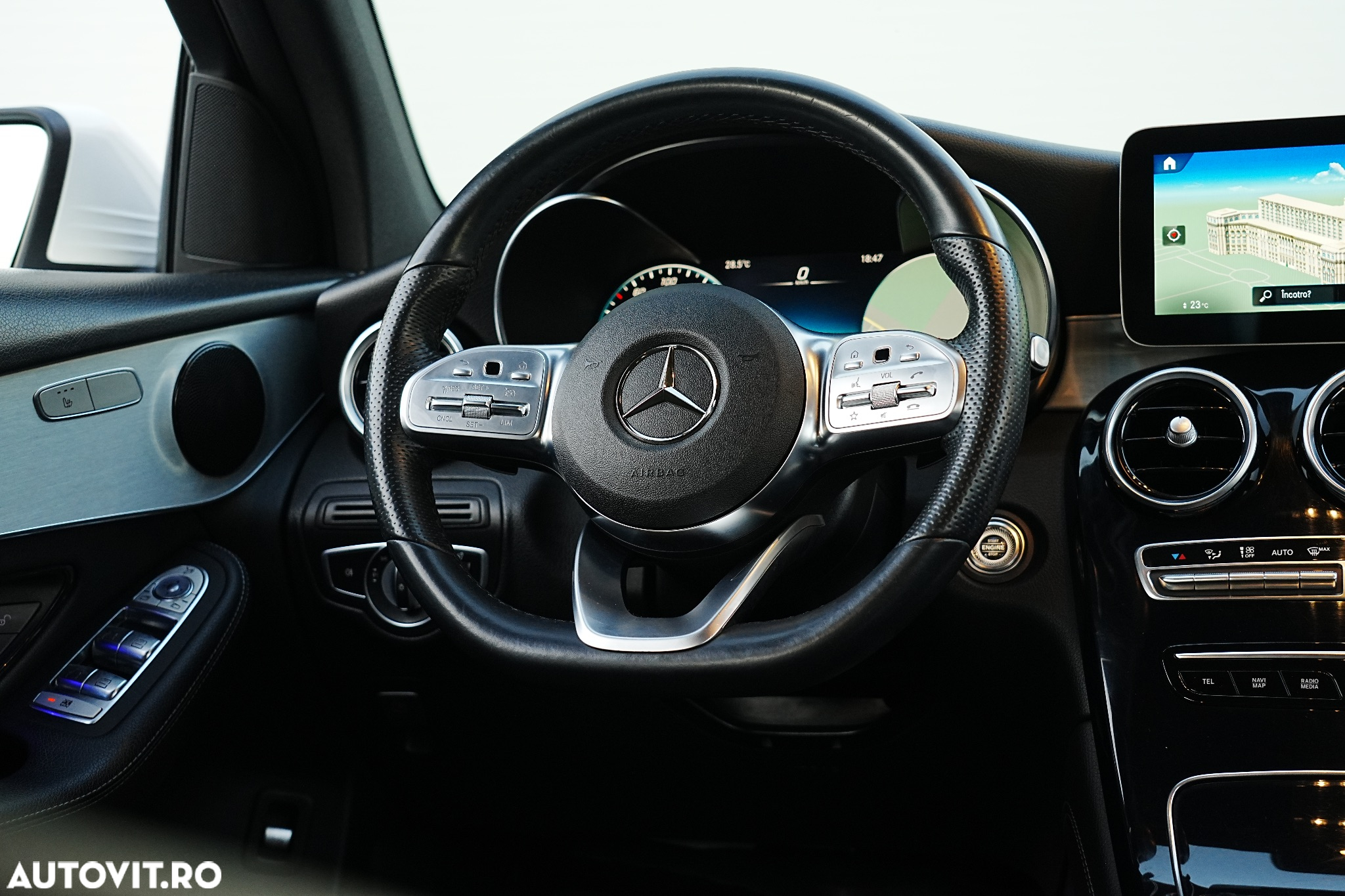 Mercedes-Benz GLC 220 d 4Matic 9G-TRONIC AMG Line Plus - 10