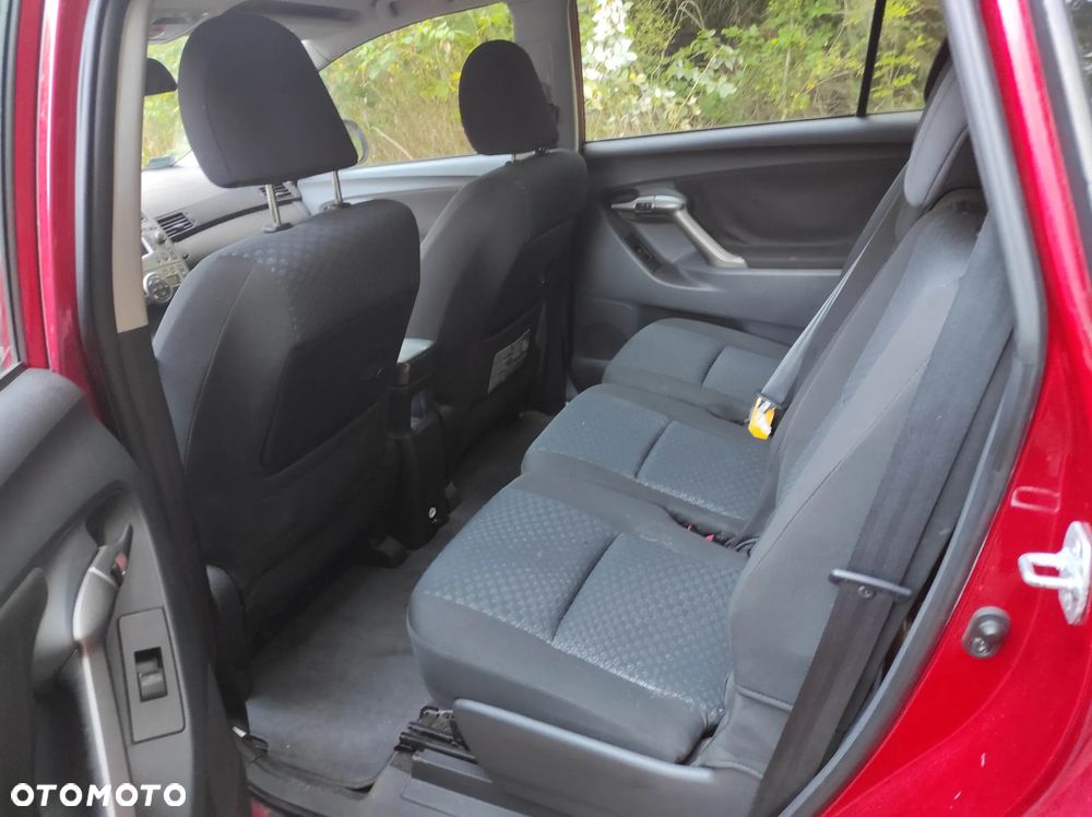 Toyota Verso - 5