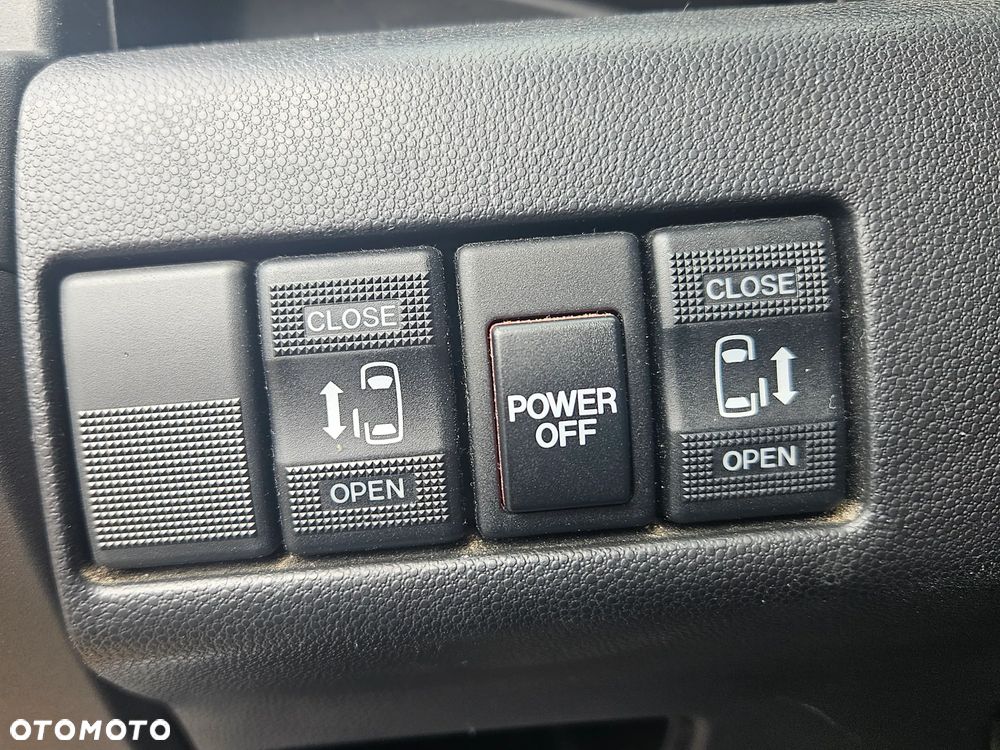 Mazda 5 2.0 MZR-DISI i-stop Sendo - 10