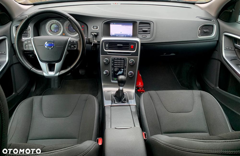 Volvo V60 ver-d2-momentum - 19