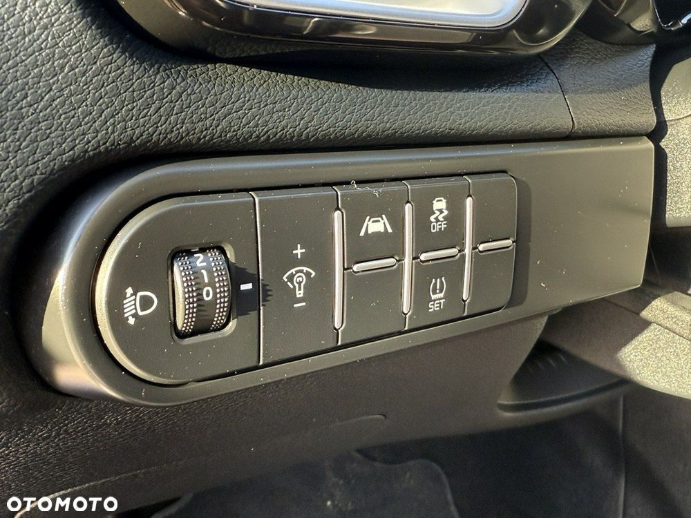 Kia Ceed SW 1.0 T-GDI DCT7 (48V M-H) Ultimate Edition - 32