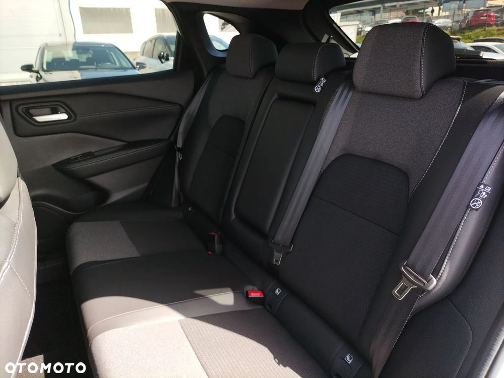 Nissan Qashqai 1.3 DIG-T MHEV N-Connecta Xtronic - 24