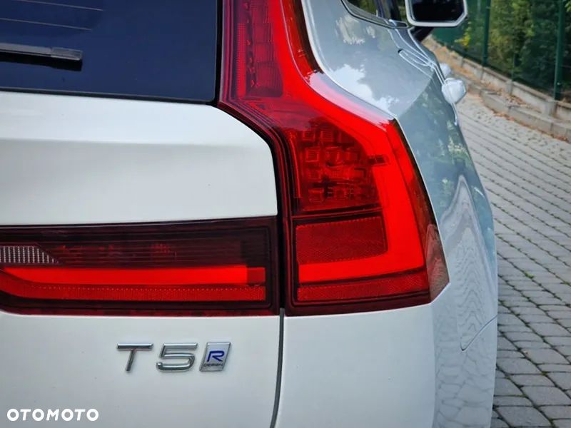 Volvo V90 T5 R-Design - 32
