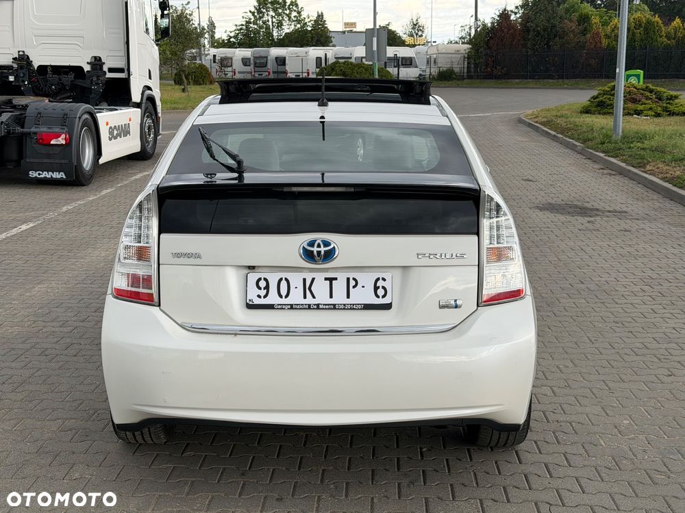 Toyota Prius 1.8 HSD Premium - 6