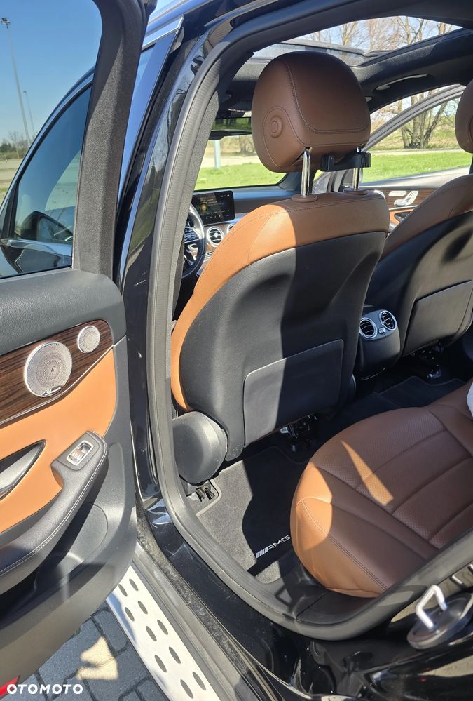 Mercedes-Benz GLC 300 4Matic 9G-TRONIC AMG Line Plus - 13