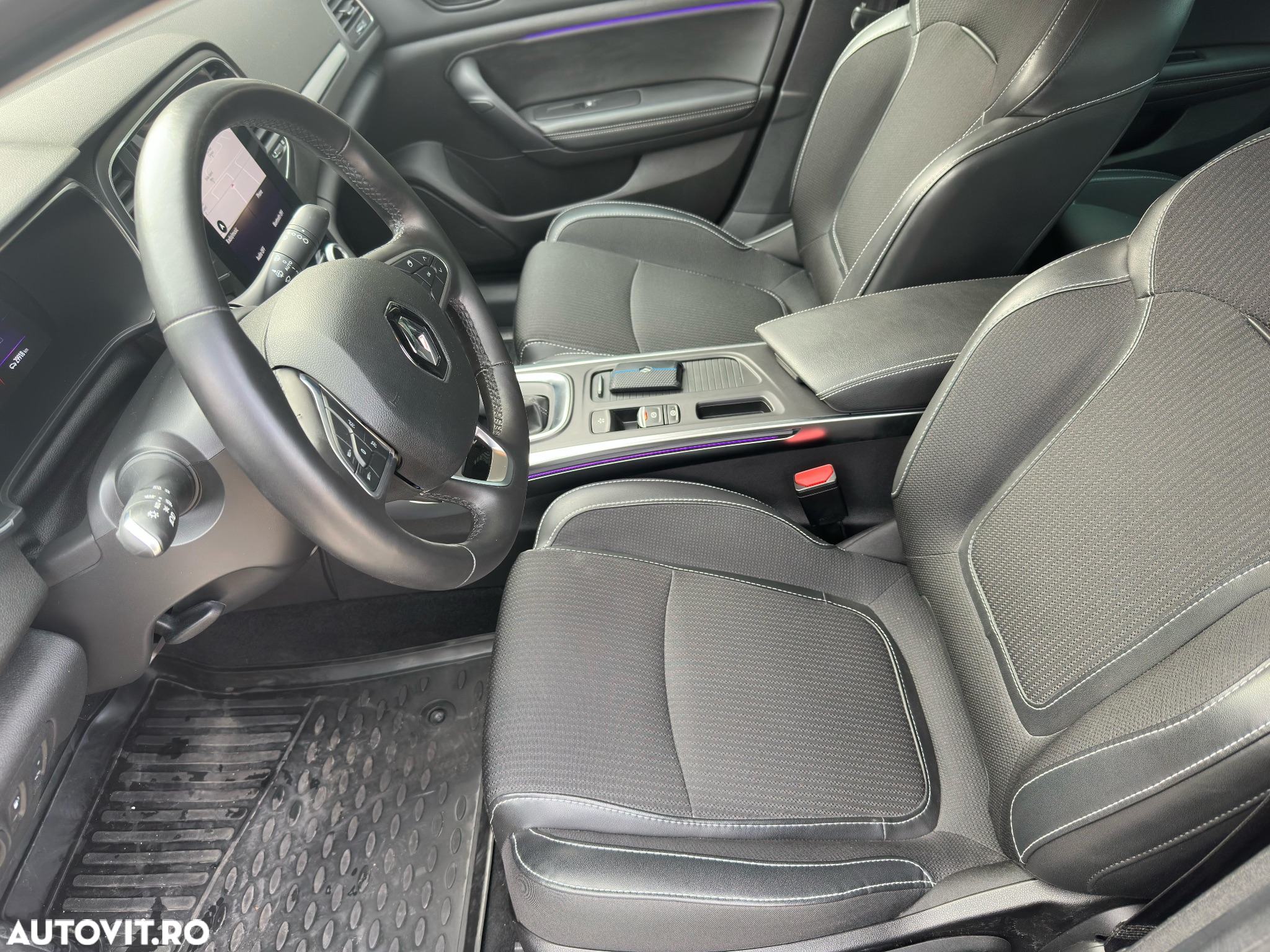 Renault Megane TCe 140 EDC GPF Techno - 24