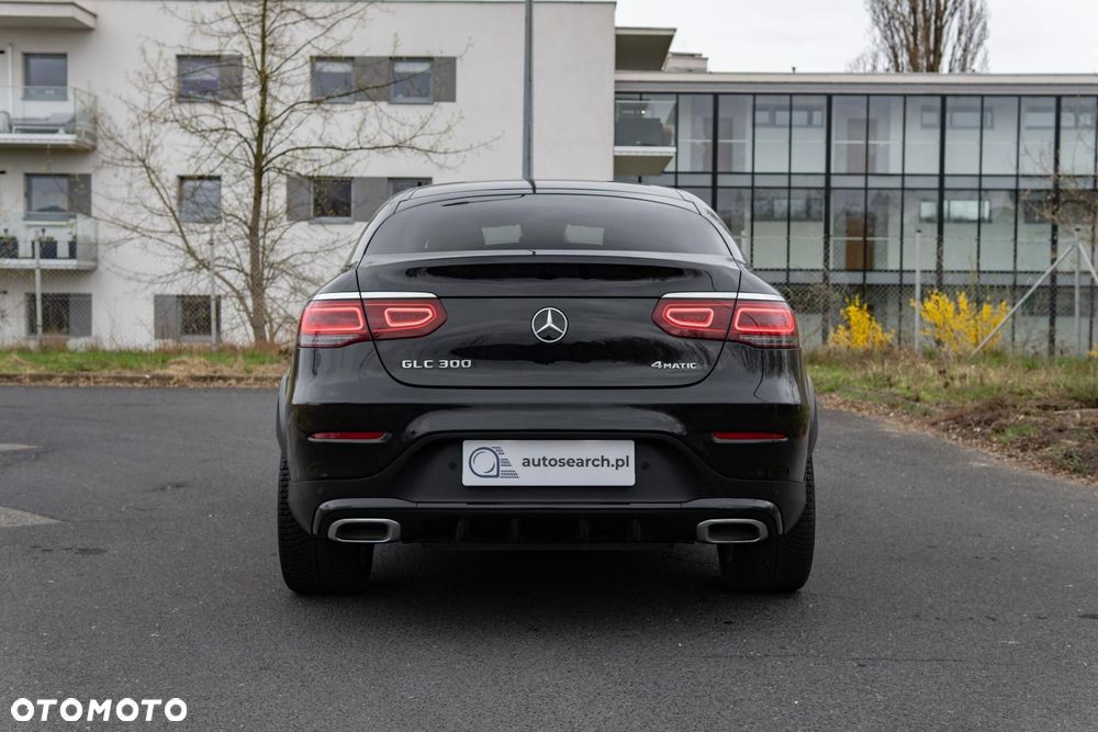 Mercedes-Benz GLC 300 4Matic 9G-TRONIC AMG Line - 6
