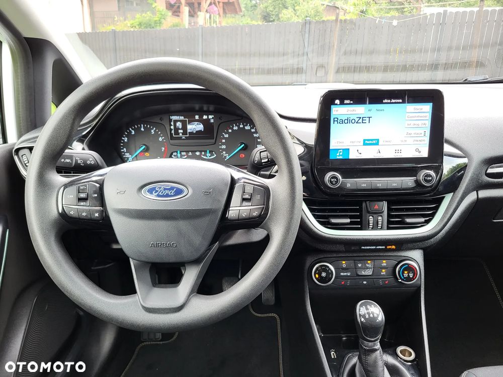 Ford Fiesta 1.1 S&S COOL&CONNECT - 17