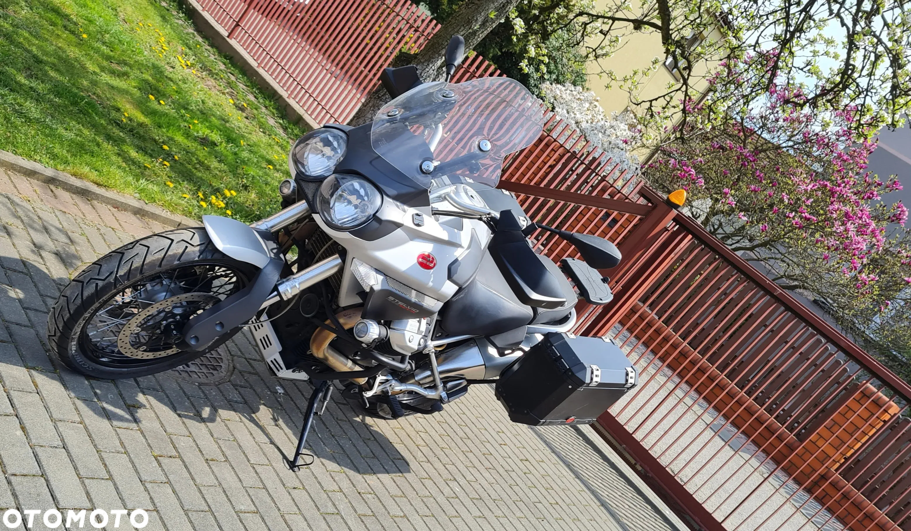 Moto Guzzi Stelvio - 11
