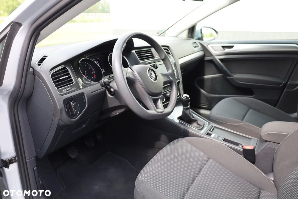 Volkswagen Golf 1.0 TSI (BlueMotion Technology) Comfortline - 39
