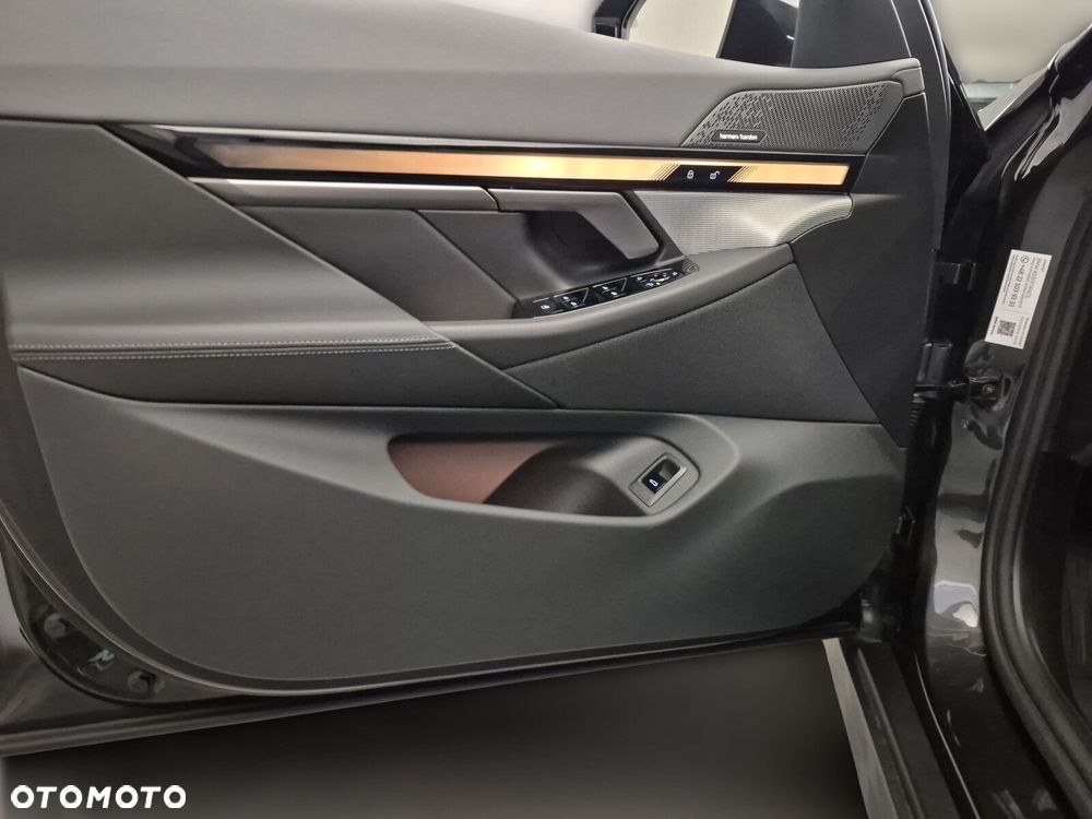 BMW Seria 5 520i mHEV - 17